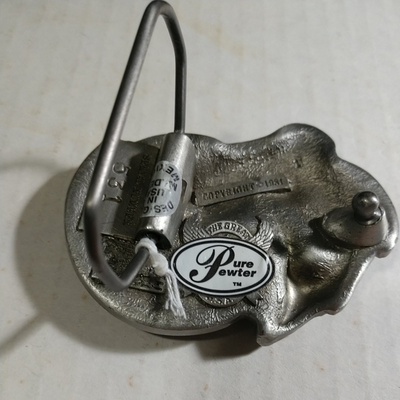 VINTAGE but NEW with TAG BASS Large Mouth Jumping Belt Buckle Solid Pewter 1981 - Picture 3 of 12